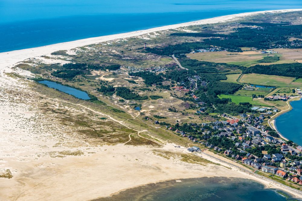 Luftaufnahme Wittdün auf Amrum - Sandstrand- und Dünenlandschaft in Süddorf im Bundesland Schleswig-Holstein, Deutschland