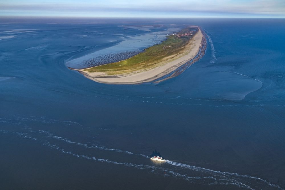 Luftbild Juist - Sandstrand des Küstenbereiches der Nordsee- Insel Juist im Bundesland Niedersachsen
