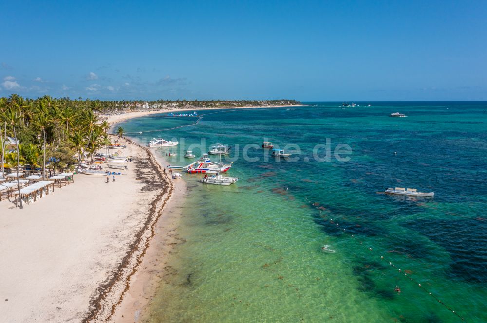 Luftaufnahme Punta Cana - Sandstrand- Landschaft Karibisches Meer in Punta Cana in La Altagracia, Dominikanische Republik