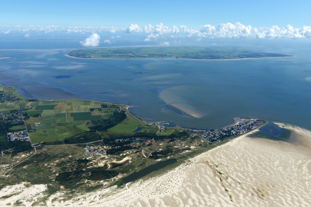 Luftbild Wittdün auf Amrum - Sandstrand- Landschaft an der Nordsee in Wittdün auf Amrum im Bundesland Schleswig-Holstein