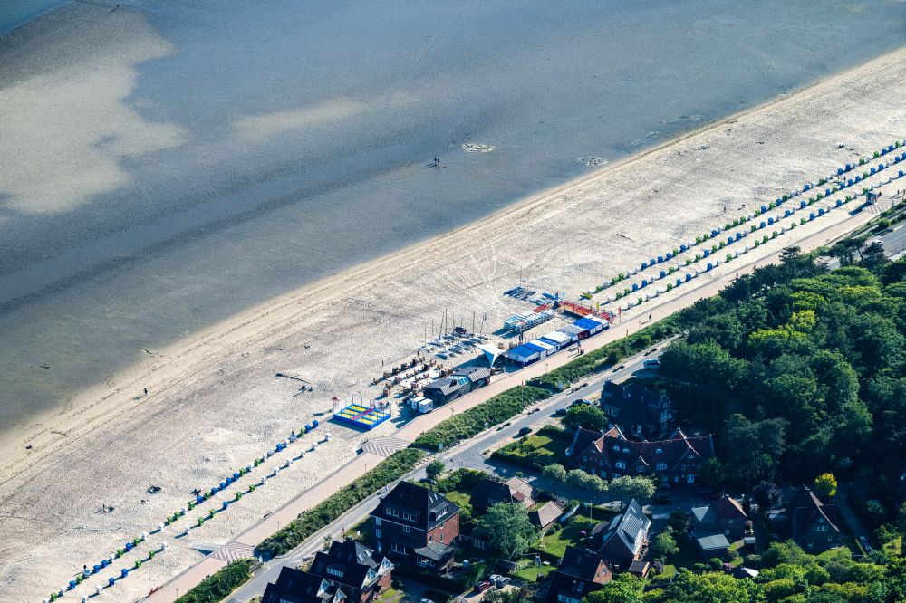 Wyk auf Föhr von oben - Sandstrand- Landschaft an der Nordsee in Wyk auf Föhr im Bundesland Schleswig-Holstein