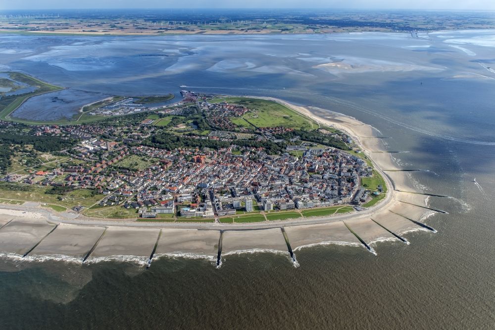 Luftaufnahme Norderney - Sandstrand- Landschaft an der Nordsee zur Insel Norderney im Bundesland Niedersachsen