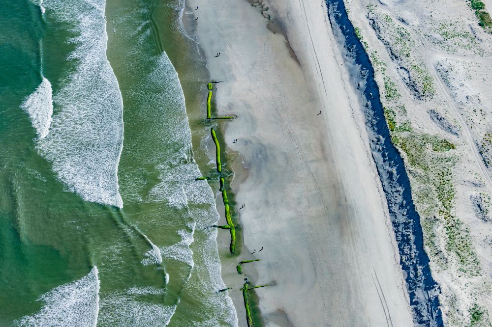 Luftaufnahme Norderney - Sandstrand- Landschaft am Nordstrand auf der Insel Norderney im Bundesland Niedersachsen, Deutschland