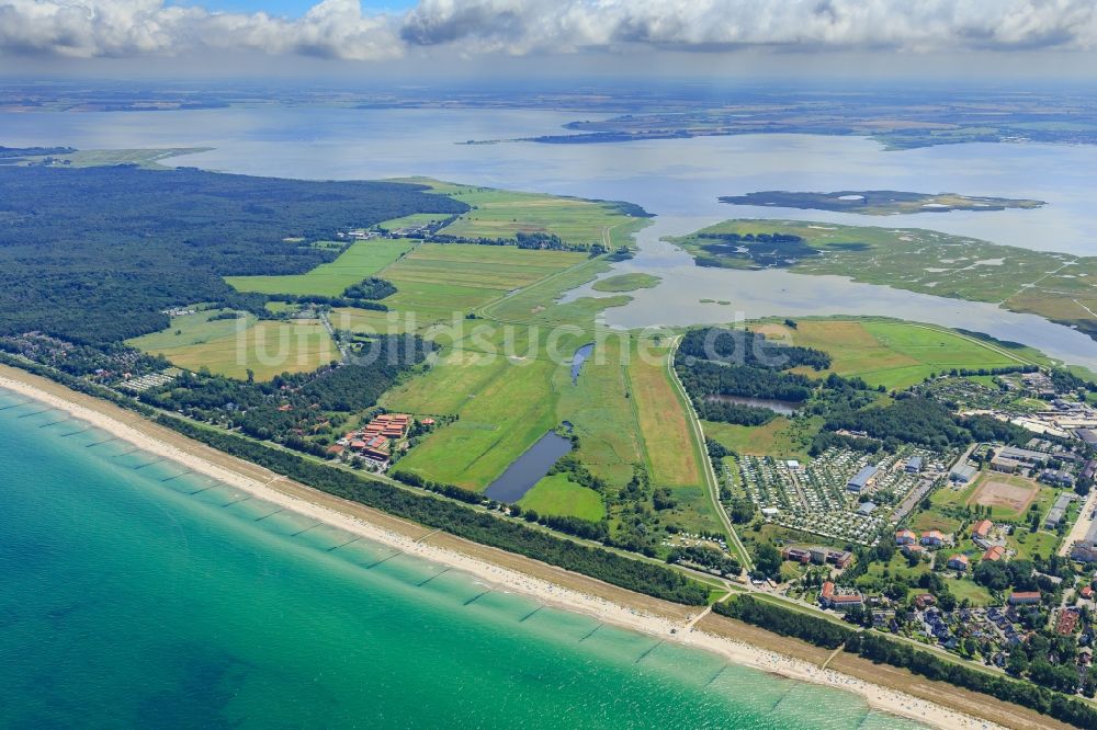 Luftbild Zingst - Sandstrand- Landschaft der Ostsee in Zingst im Bundesland Mecklenburg-Vorpommern, Deutschland