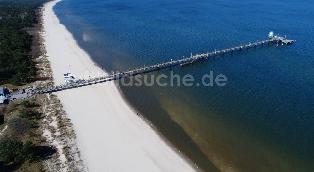 Seebad Ahlbeck von oben - Sandstrand- Landschaft an der Seebrücke der auf der Insel Usedom im Seebad Ahlbeck im Bundesland Mecklenburg-Vorpommern