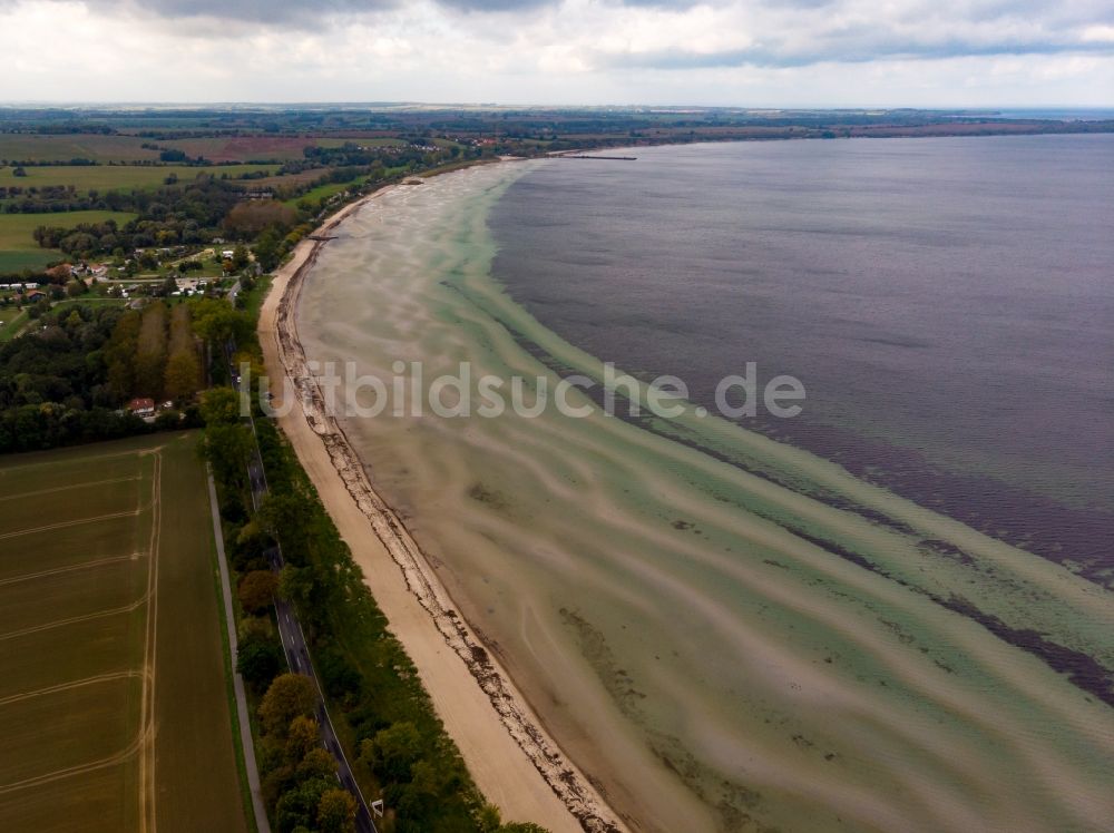 Luftaufnahme Hohenkirchen - Sandstrand- Landschaft am Wohlenberger Wiek in Hohenkirchen im Bundesland Mecklenburg-Vorpommern, Deutschland