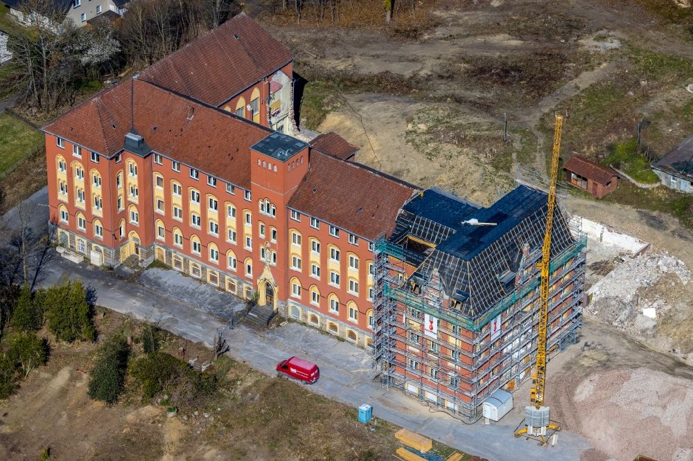 Luftaufnahme Oeventrop - Sanierung des ehemaligen Seniorenheimes Klosterberg in Arnsberg im Bundesland Nordrhein-Westfalen, Deutschland