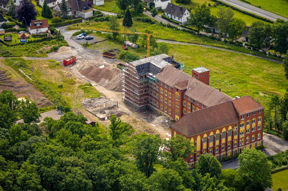 Luftbild Oeventrop - Sanierung des ehemaligen Seniorenheimes Klosterberg in Arnsberg im Bundesland Nordrhein-Westfalen, Deutschland