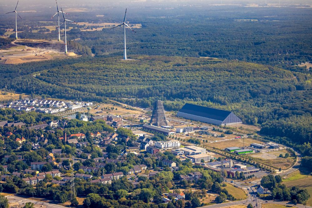 Dinslaken von oben - Sanierung des Förderturm der Zentralwerkstatt Zeche Lohberg in Dinslaken im Bundesland Nordrhein-Westfalen, Deutschland