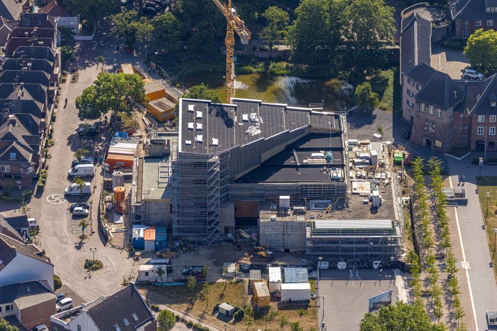 Luftaufnahme Dinslaken - Sanierung Freizeitzentrum - Kino - Gebäude in Dinslaken im Bundesland Nordrhein-Westfalen - NRW, Deutschland