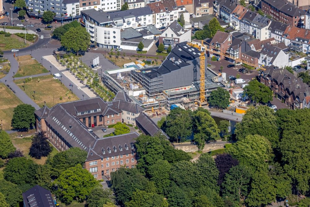 Luftbild Dinslaken - Sanierung Freizeitzentrum - Kino - Gebäude in Dinslaken im Bundesland Nordrhein-Westfalen - NRW, Deutschland