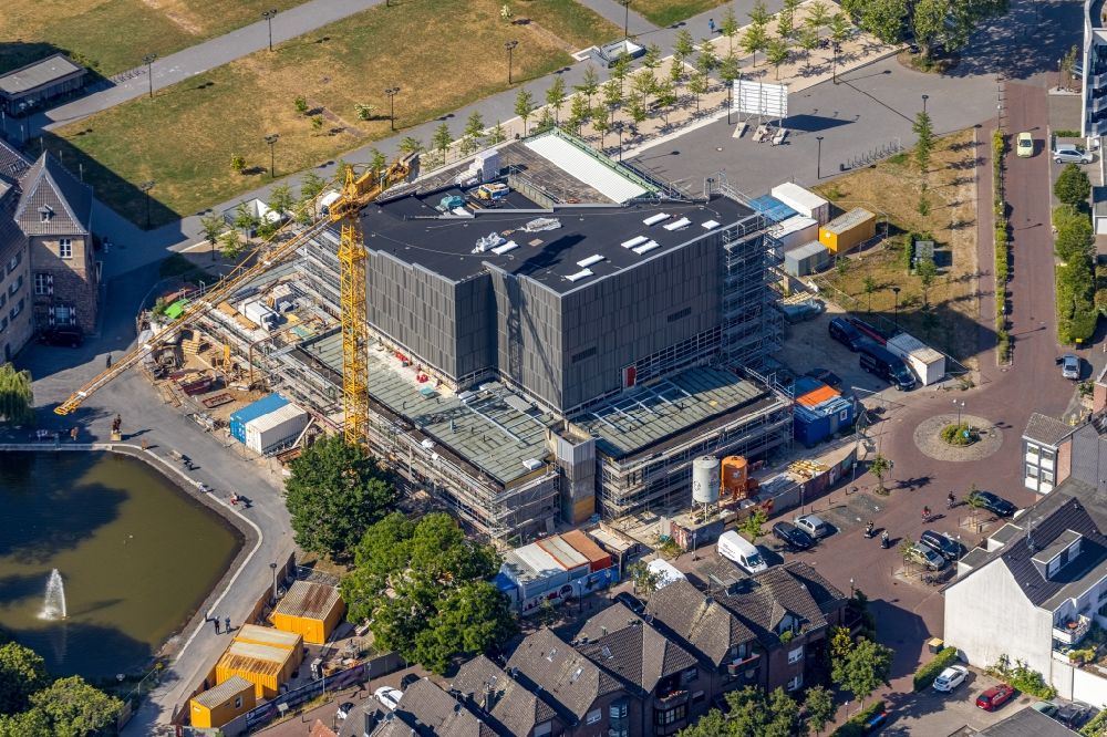 Luftbild Dinslaken - Sanierung Freizeitzentrum - Kino - Gebäude in Dinslaken im Bundesland Nordrhein-Westfalen - NRW, Deutschland