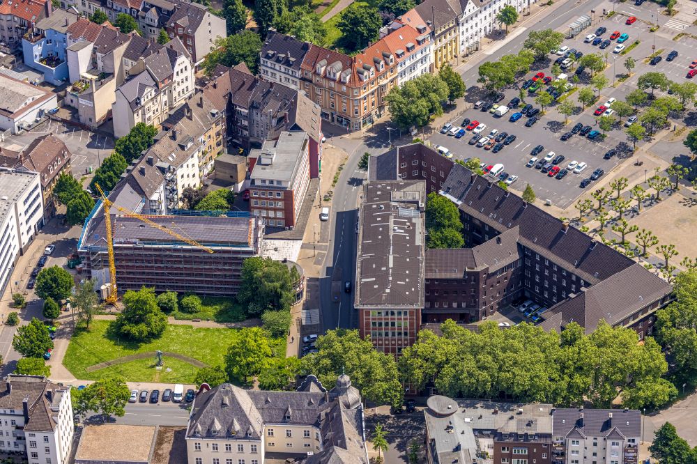 Herne aus der Vogelperspektive: Sanierung eines Gebäudekomplexes der Bundesagentur für Arbeit Herne in Herne im Bundesland Nordrhein-Westfalen, Deutschland