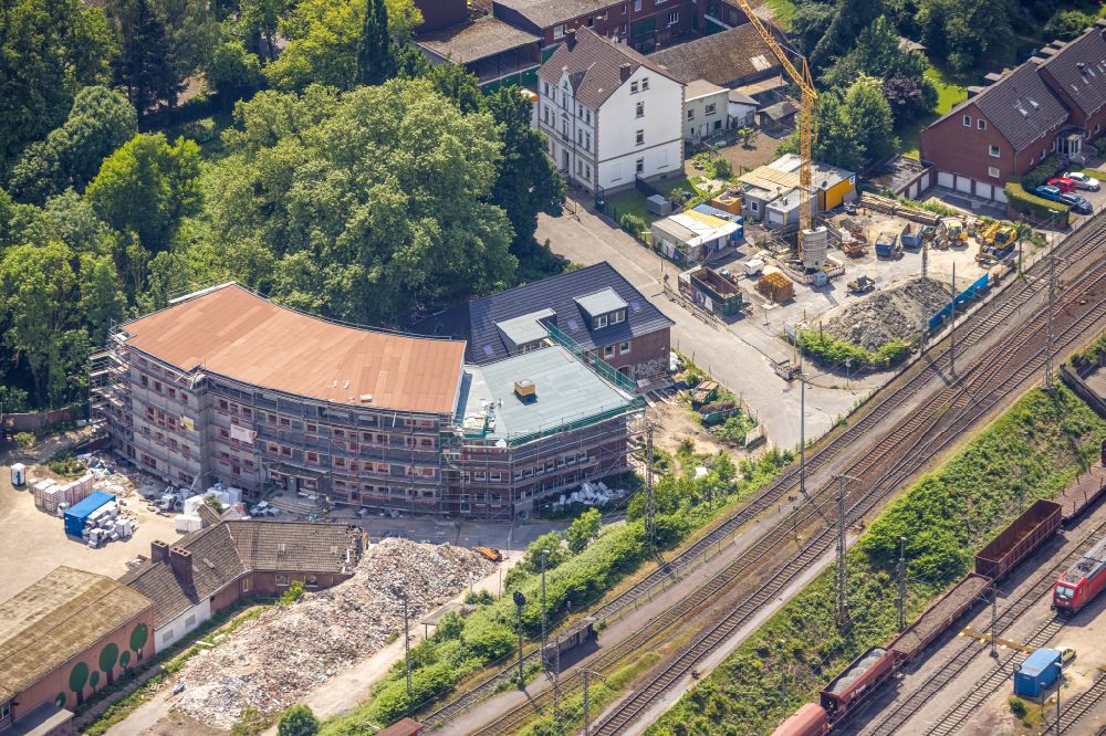Herne aus der Vogelperspektive: Sanierung eines Gebäudekomplexes der Heitkamp-Villa an der Langekampstraße in Herne im Bundesland Nordrhein-Westfalen, Deutschland