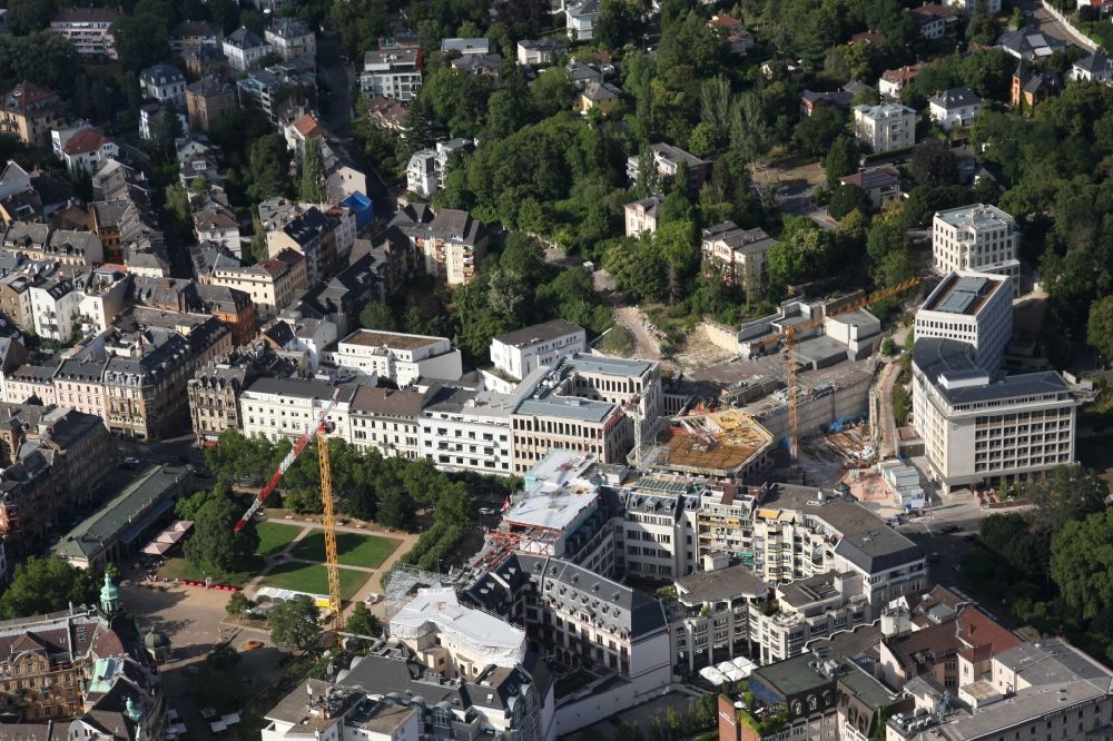 Luftbild Wiesbaden - Sanierung eines Gebäudekomplexes der Hessischen Staatskanzlei und des Novum Hotels Wiesbaden City in Wiesbaden im Bundesland Hessen, Deutschland