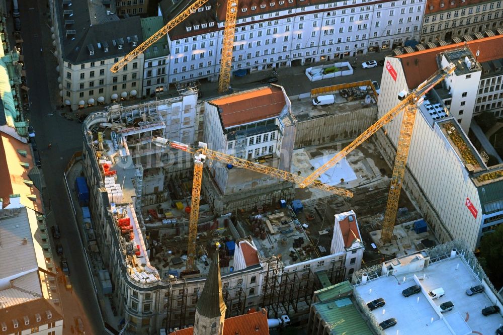 München von oben - Sanierung eines Gebäudekomplexes Kardinal-Faulhaber-Straße - Prannerstraße - Salvatorstraße im Ortsteil Altstadt in München im Bundesland Bayern, Deutschland