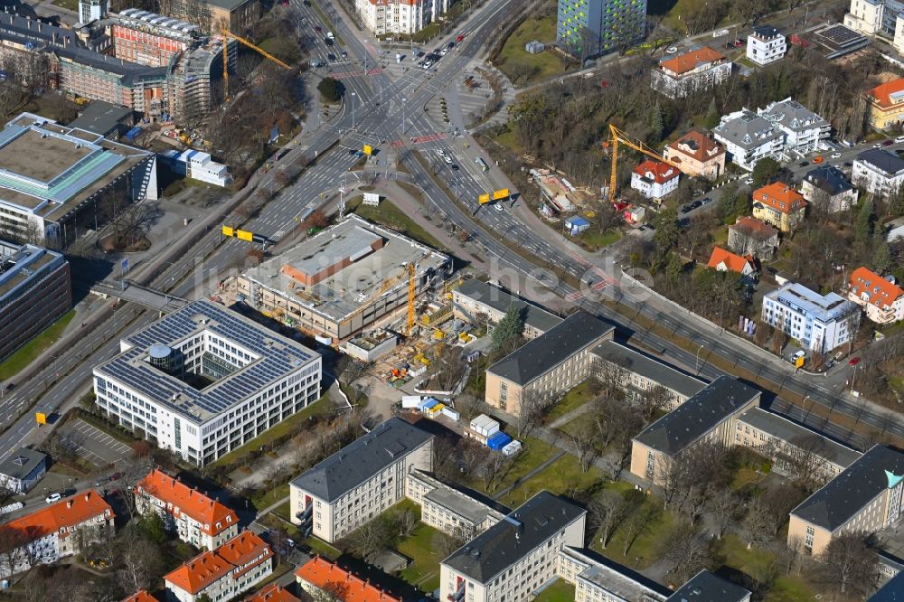 Luftbild Dresden - Sanierung eines Gebäudekomplexes der Mensa der TU Dresden an der Bergstraße im Ortsteil Räcknitz in Dresden im Bundesland Sachsen, Deutschland