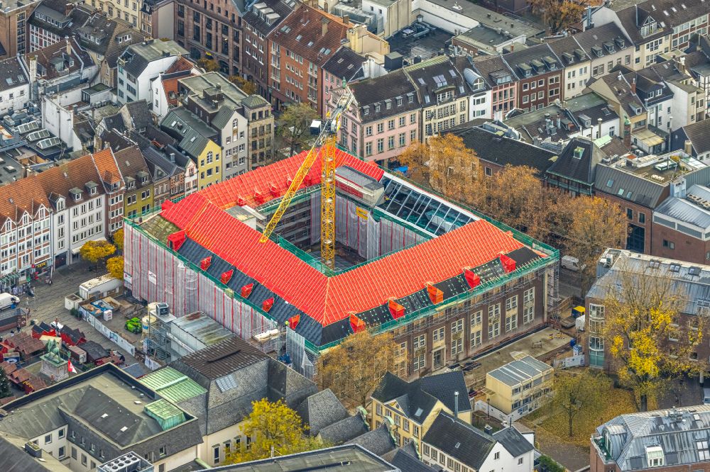 Luftbild Düsseldorf - Sanierung eines Gebäudekomplexes im Ortsteil Altstadt in Düsseldorf im Bundesland Nordrhein-Westfalen, Deutschland
