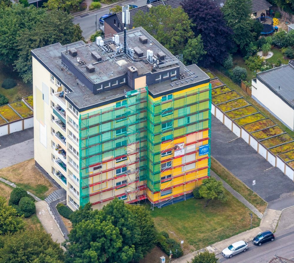 Luftbild Velbert - Sanierung eines Gebäudekomplexes eines Wohnquartiers an der Florastraße im Ortsteil Neviges in Velbert im Bundesland Nordrhein-Westfalen, Deutschland