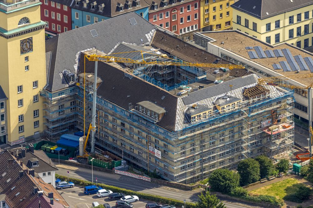 Witten von oben - Sanierung des Hochhaus- Gebäude der Stadtverwaltung - Rathaus in Witten im Bundesland Nordrhein-Westfalen, Deutschland