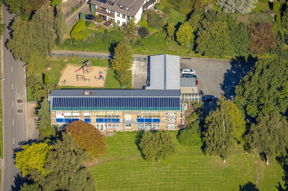 Eisborn von oben - Sanierung und Modernisierung eines KITA- Kindergarten in Eisborn im Bundesland Nordrhein-Westfalen, Deutschland