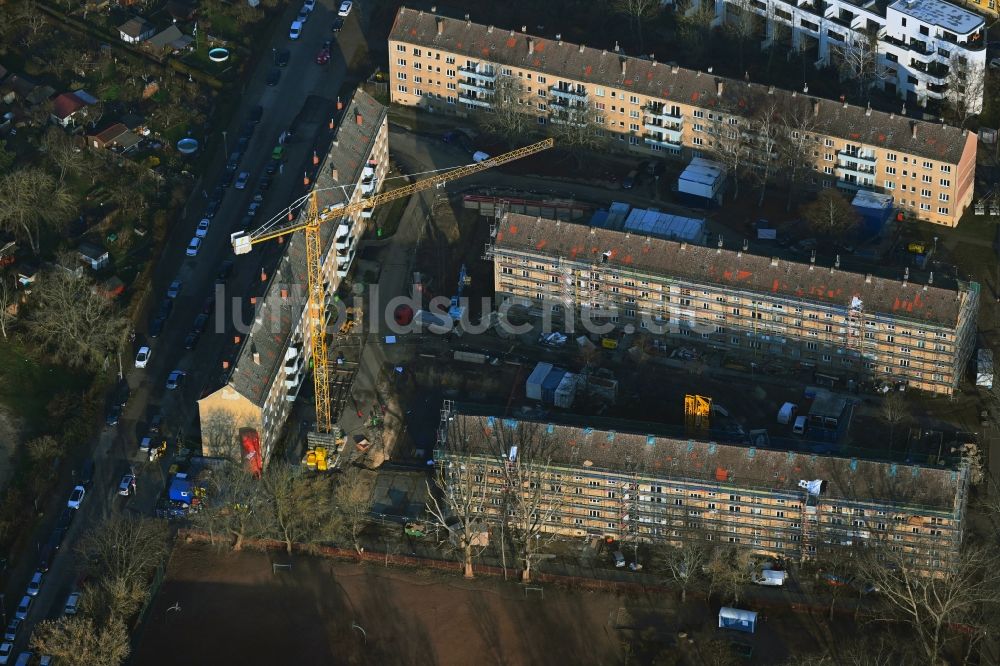 Berlin aus der Vogelperspektive: Sanierung und Modernisierung einer Reihenhau- Wohnsiedlung im Ortsteil Pankow in Berlin, Deutschland