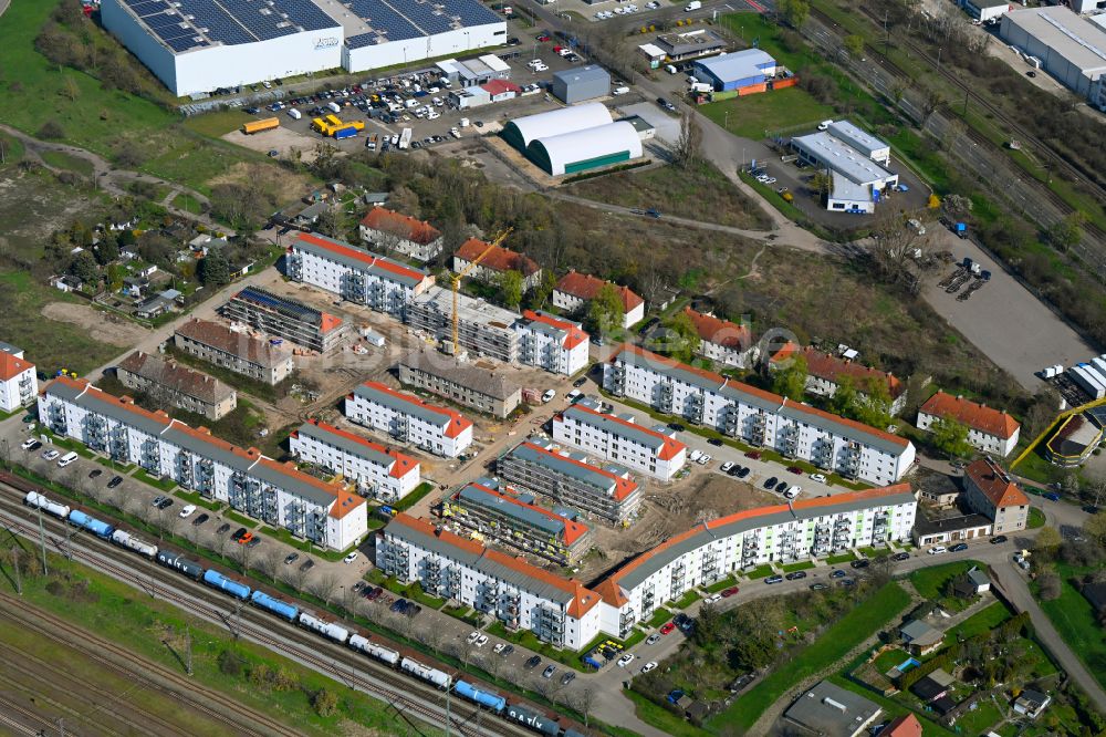Luftbild Magdeburg - Sanierung und Modernisierung der Wohnsiedlung Windmühlensiedlung im Ortsteil Rothensee in Magdeburg im Bundesland Sachsen-Anhalt, Deutschland