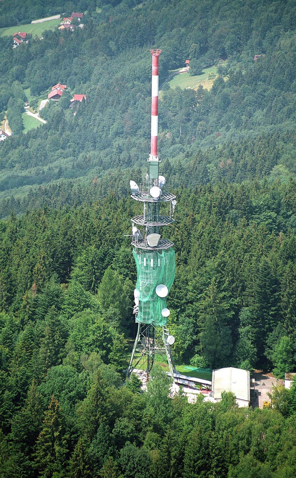 Luftbild Deggendorf - Sanierung des Sendemastes von Deggendorf