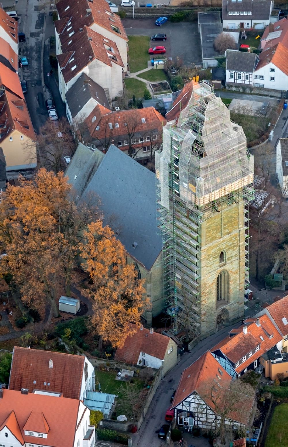 Luftaufnahme Soest - Sanierungs- und Restaurationsarbeiten am Kirchengebäude der St. Paulikirche in Soest im Bundesland Nordrhein-Westfalen, Deutschland