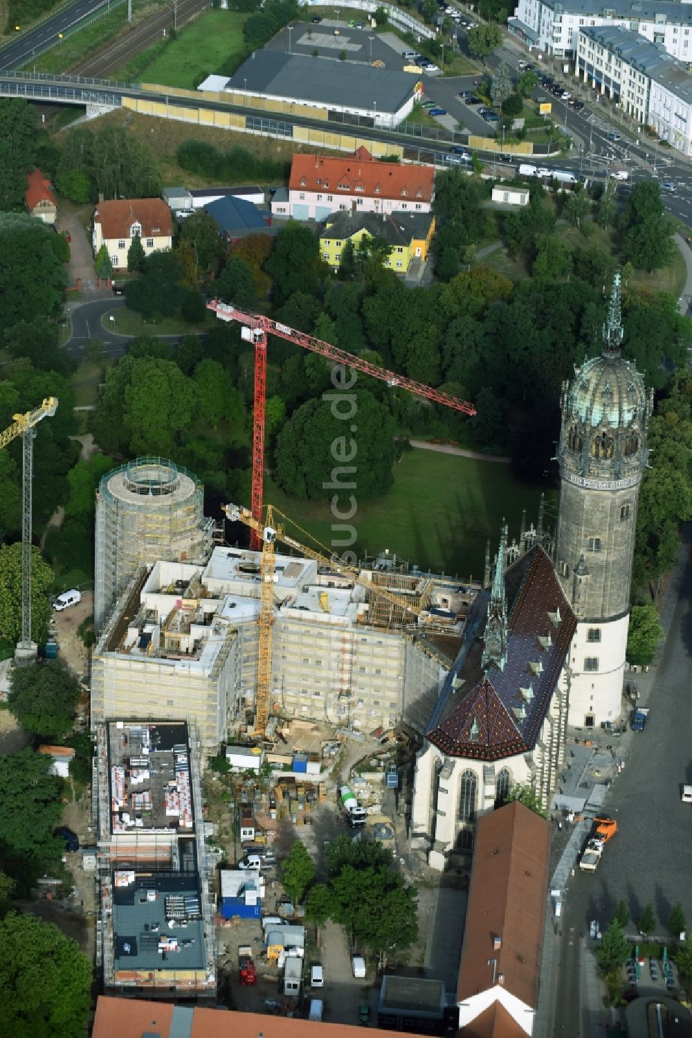 Lutherstadt Wittenberg von oben - Sanierungs- , Umbau- und Restaurationsarbeiten an Turm und Kirchenbauten der Schlosskirche in Wittenberg in Sachsen-Anhalt
