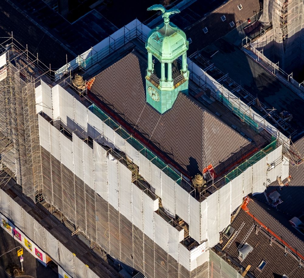 Luftbild Düsseldorf - Sanierungsarbeiten am Gebäude der Bezirksregierung in Düsseldorf im Bundesland Nordrhein-Westfalen