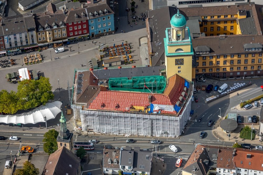 Luftaufnahme Witten - Sanierungsarbeiten am Gebäude der Stadtverwaltung - Rathaus im Ortsteil Bommern in Witten im Bundesland Nordrhein-Westfalen