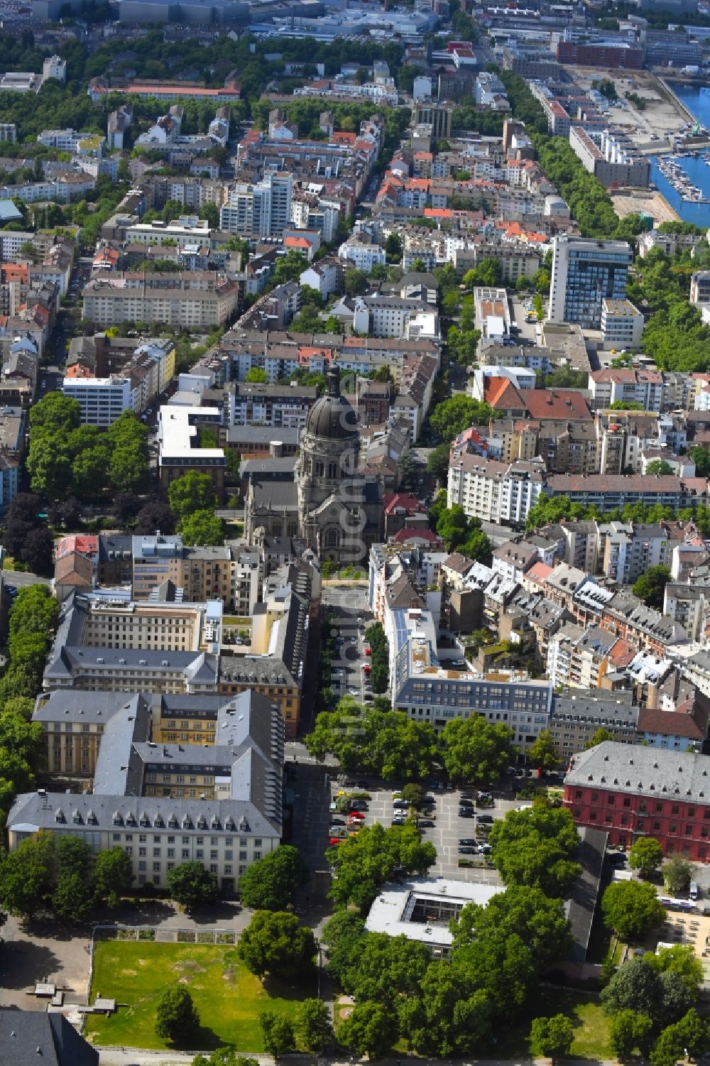Luftaufnahme Mainz - Sanierungsarbeiten an der Kathedrale Sankt Martin in Mainz im Bundesland Rheinland-Pfalz, Deutschland