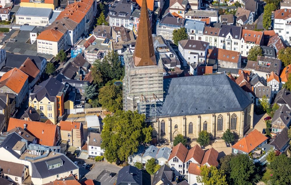 Luftbild Unna - Sanierungsarbeiten am Kirchengebäude Evangelische Stadtkirche in Unna im Bundesland Nordrhein-Westfalen, Deutschland