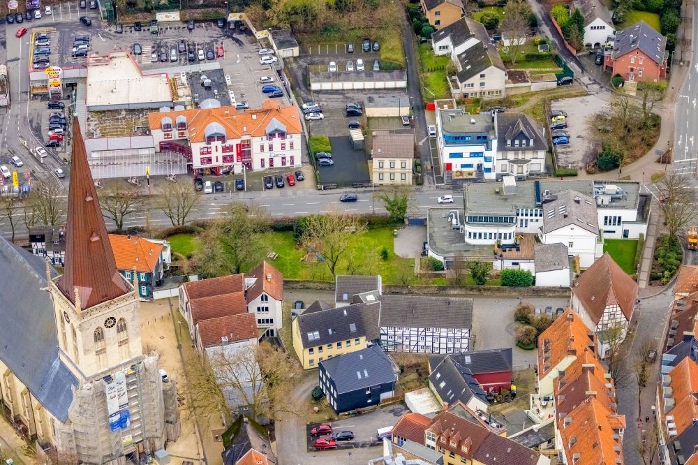Luftaufnahme Unna - Sanierungsarbeiten am Kirchengebäude Evangelische Stadtkirche in Unna im Bundesland Nordrhein-Westfalen, Deutschland