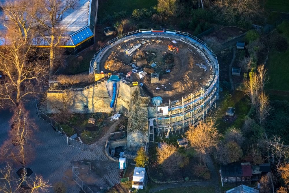 Luftaufnahme Werl - Sanierungsarbeiten an der Ruine des ehemaligen kurfürstlichen Stadtschlosses in Werl im Bundesland Nordrhein-Westfalen, Deutschland