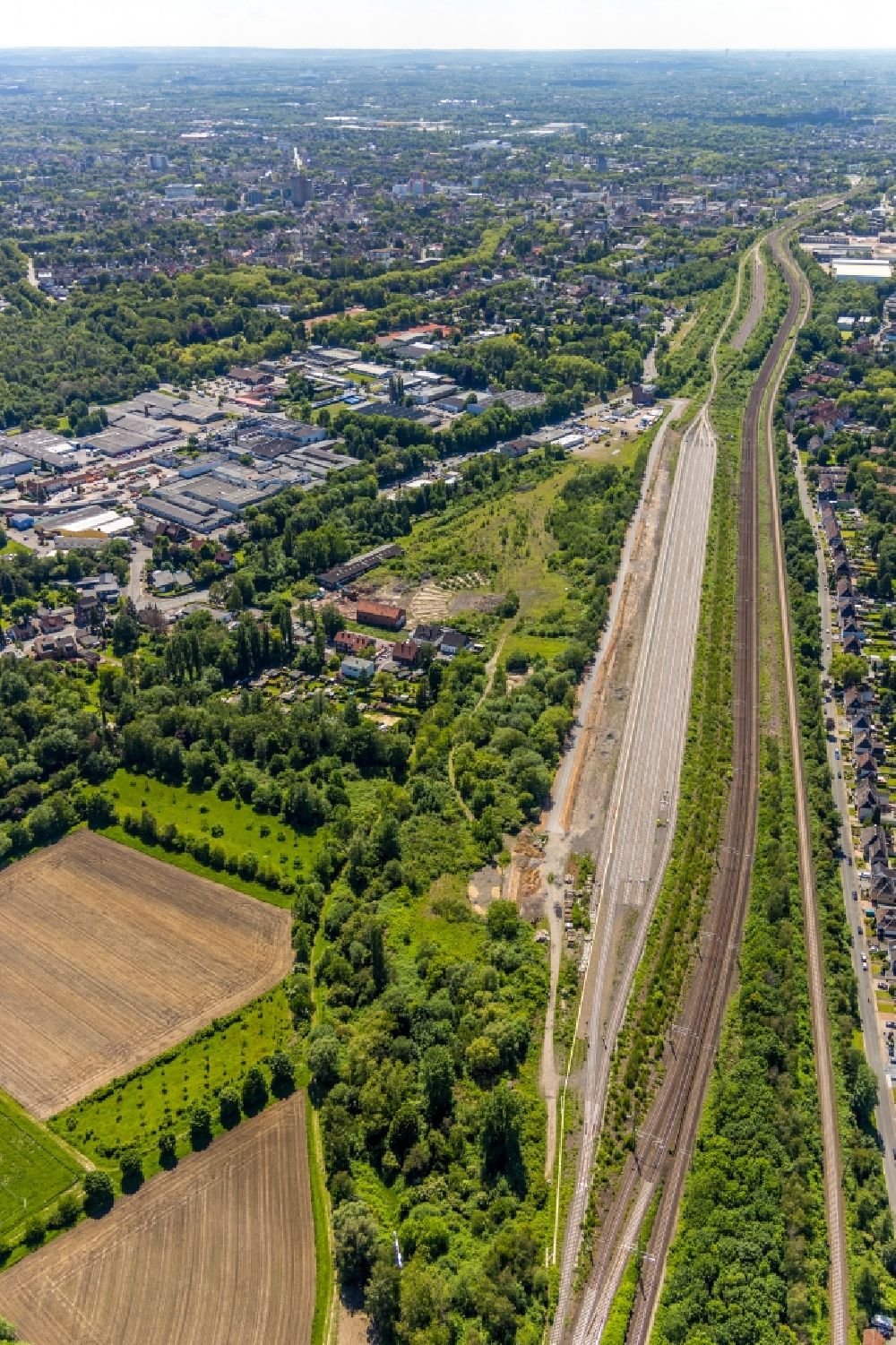 Luftbild Herne - Schienen- Gleis- und Oberleitungsstrang im Streckennetz der Deutschen Bahn in Herne im Bundesland Nordrhein-Westfalen, Deutschland