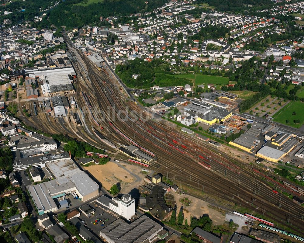 Luftbild Limburg an der Lahn - Schienen- Gleis- und Oberleitungsstrang im Streckennetz der Deutschen Bahn in Limburg an der Lahn im Bundesland Hessen, Deutschland