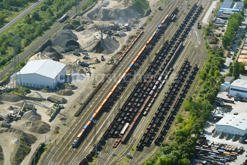 Berlin von oben - Schienen- und Gleisanlagen mit Abstellgleisen in Berlin, Deutschland