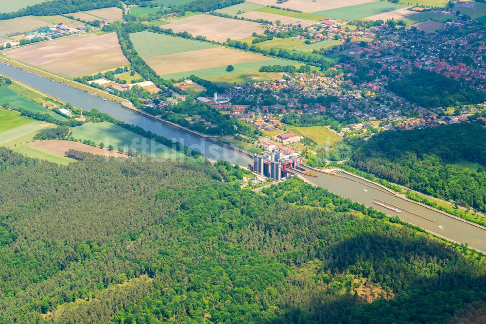 Luftbild Scharnebeck - Schiffshebewerk und Schleusenanlagen am Ufer der Wasserstraße des Elbe-Seitenkanal in Scharnebeck im Bundesland Niedersachsen, Deutschland