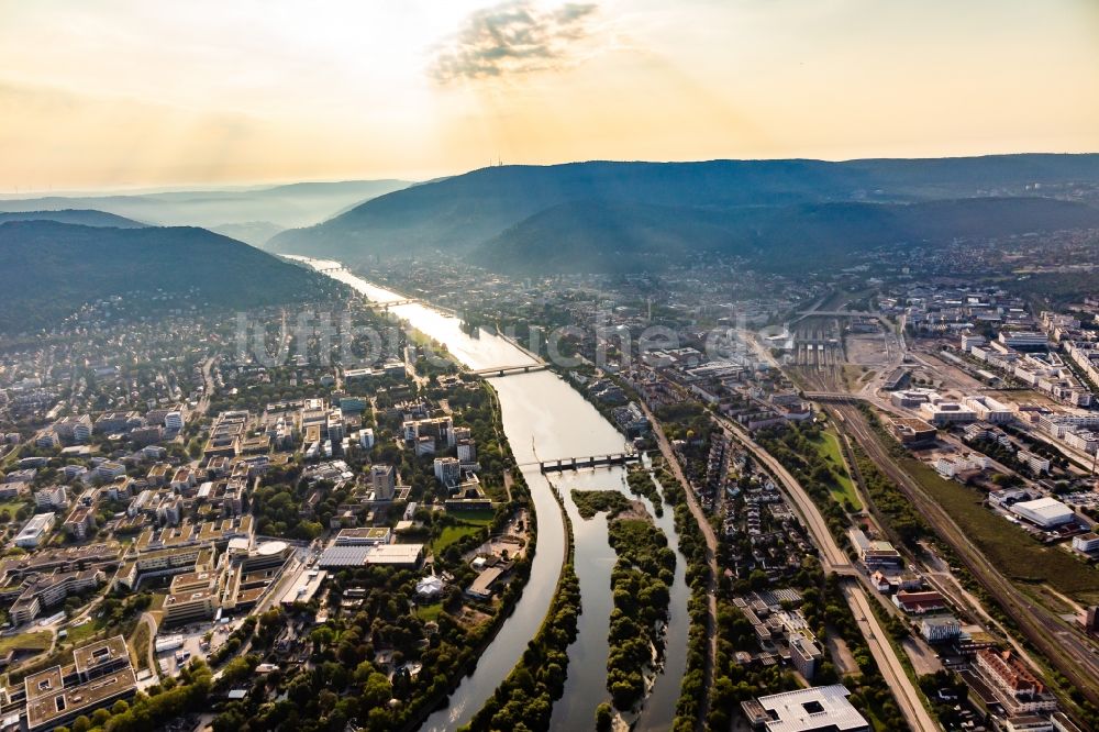 Luftbild Heidelberg - 2 Schleusen und 2 Brücken über den Neckar in Heidelberg im Bundesland Baden-Württemberg, Deutschland