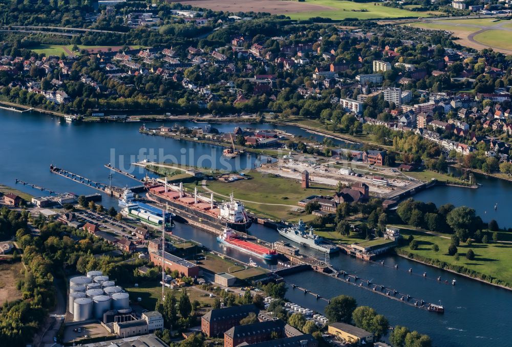 Kiel aus der Vogelperspektive: Schleusen im Nord- Ostsee- Kanal in Kiel im Bundesland Schleswig-Holstein, Deutschland