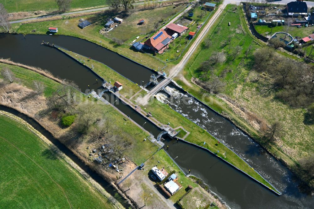 Luftbild Eldena - Schleusenanlagen am Ufer der MEW Müritz- Elde- Wasserstraße in Eldena im Bundesland Mecklenburg-Vorpommern, Deutschland