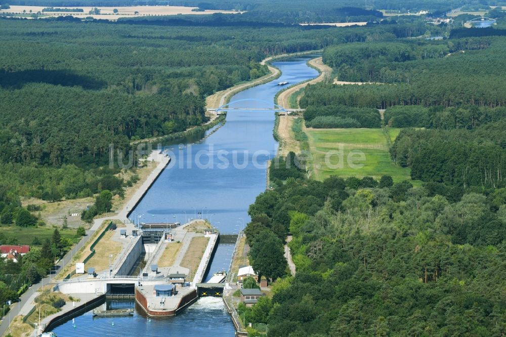 Luftaufnahme Wusterwitz - Schleusenanlagen am Ufer der Wasserstraße des Elbe-Havel-Kanales in Wusterwitz im Bundesland Brandenburg