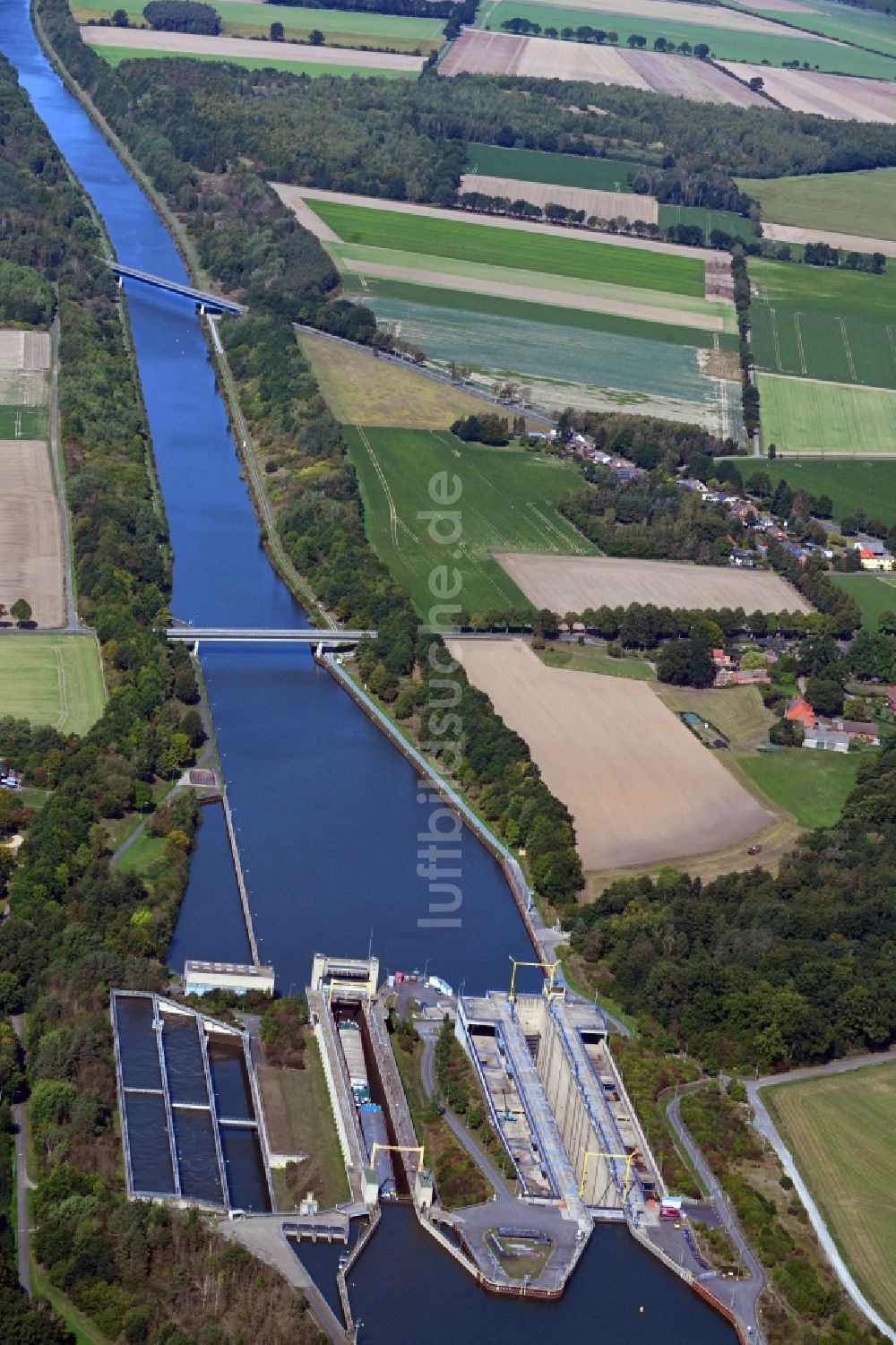 Luftaufnahme Esterholz - Schleusenanlagen am Ufer der Wasserstraße Elbe-Seitenkanal in Esterholz im Bundesland Niedersachsen, Deutschland