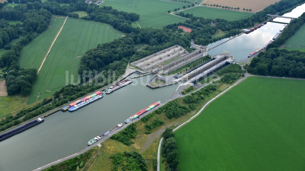 Luftbild Wrestedt - Schleusenanlagen am Ufer der Wasserstraße Elbe-Seitenkanal in Esterholz im Bundesland Niedersachsen, Deutschland