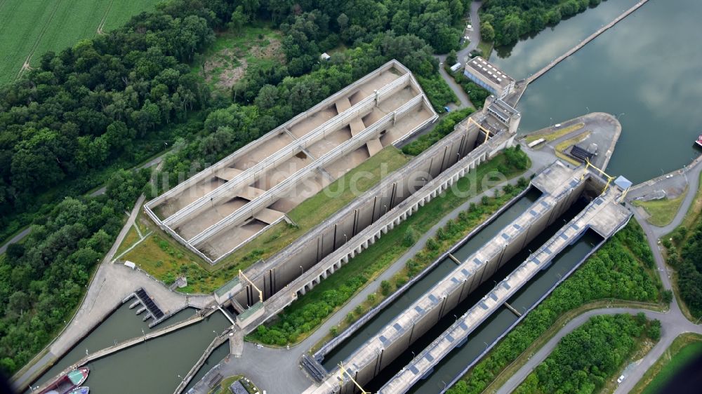 Luftbild Wrestedt - Schleusenanlagen am Ufer der Wasserstraße Elbe-Seitenkanal in Esterholz im Bundesland Niedersachsen, Deutschland