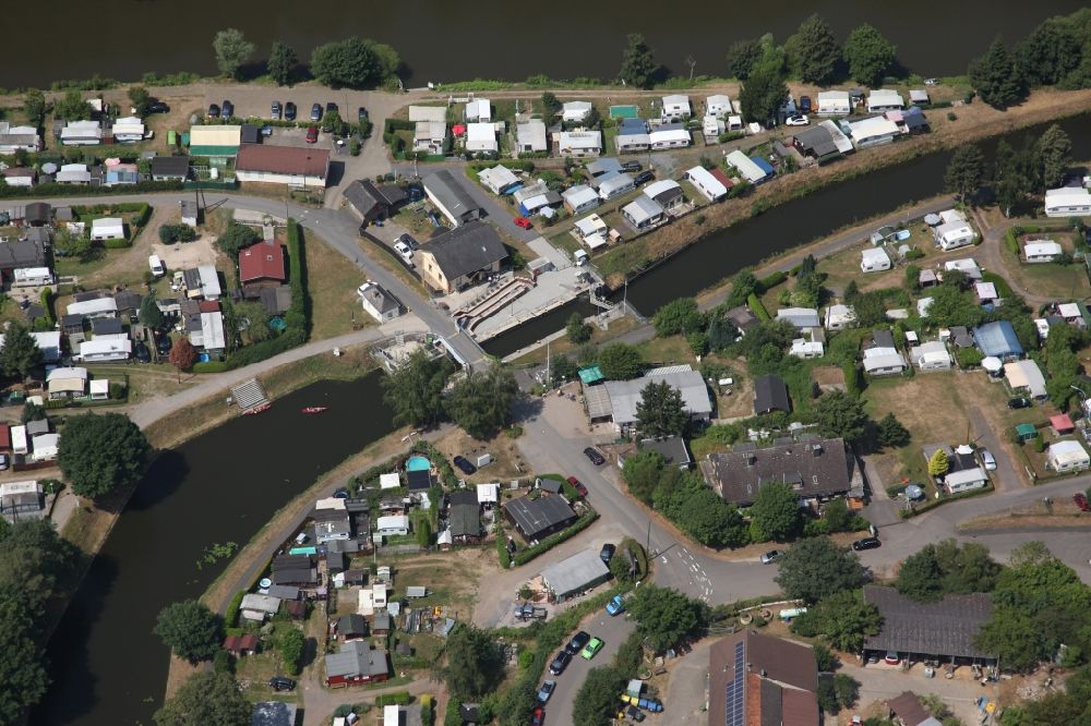 Luftbild Lahnstein - Schleusenanlagen am Ufer der Wasserstraße der Lahn in Lahnstein im Bundesland Rheinland-Pfalz, Deutschland