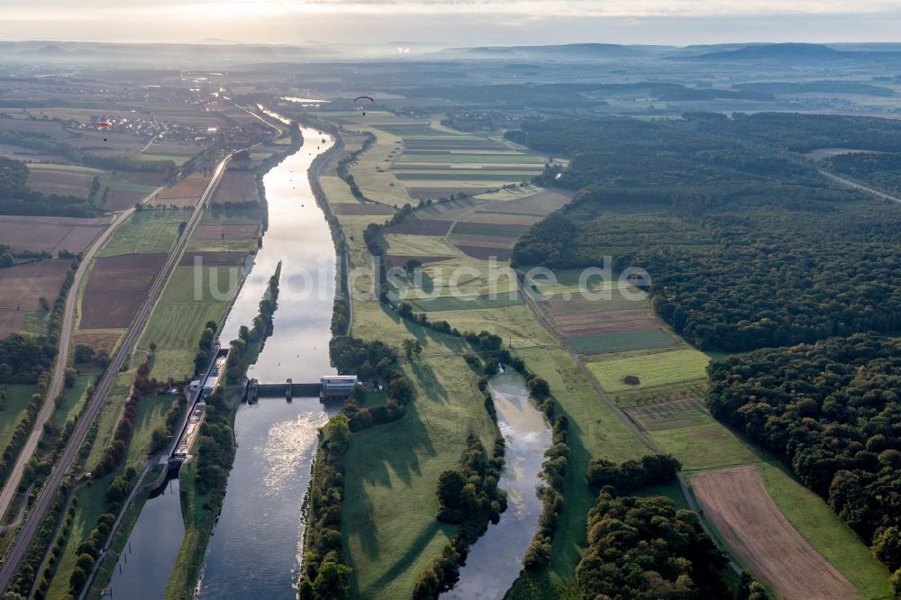 Luftbild Gädheim - Schleusenanlagen am Ufer der Wasserstraße des Main in Gädheim im Bundesland Bayern