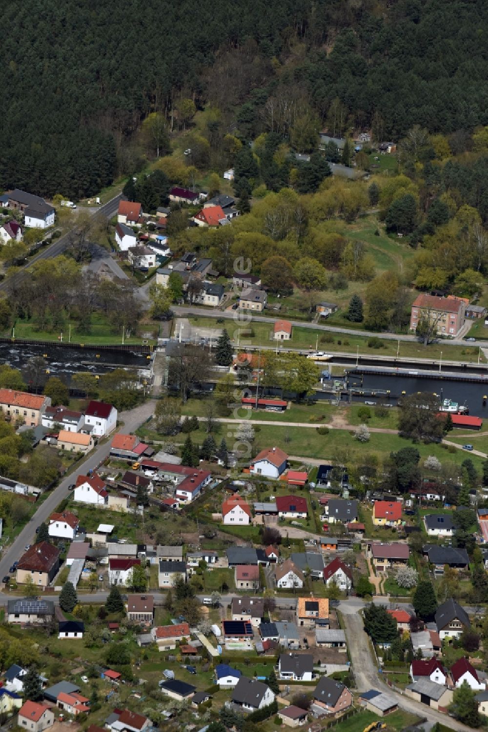 Luftbild Wernsdorf - Schleusenanlagen am Ufer der Wasserstraße des Oder-Spree-Kanals in Wernsdorf im Bundesland Brandenburg